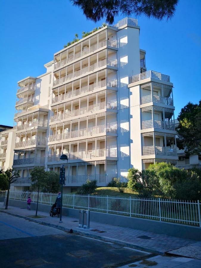 Вилла Lungomare Sabbiadoro Линьяно-Саббьядоро Экстерьер фото